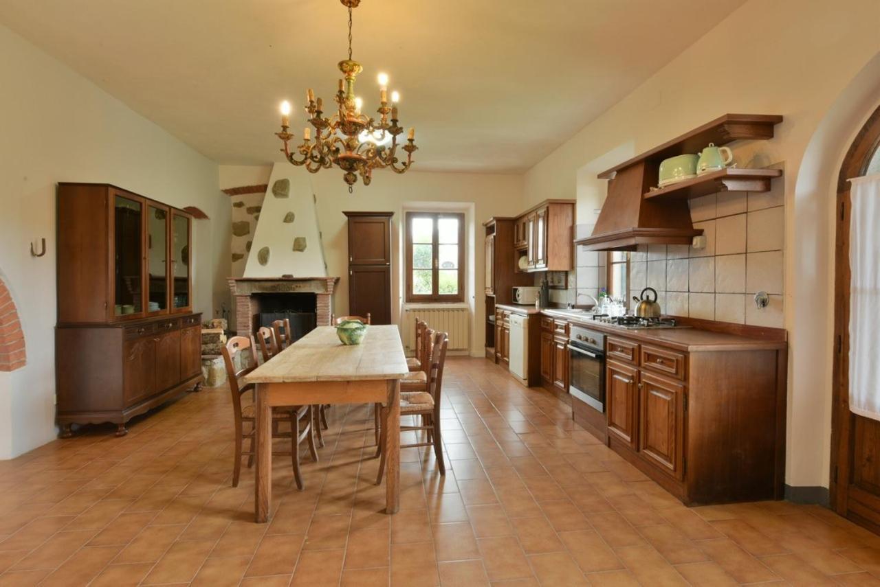 Agriturismo I Poggilunghi Чивітелла-ін-Валь-ді-К'яна Екстер'єр фото