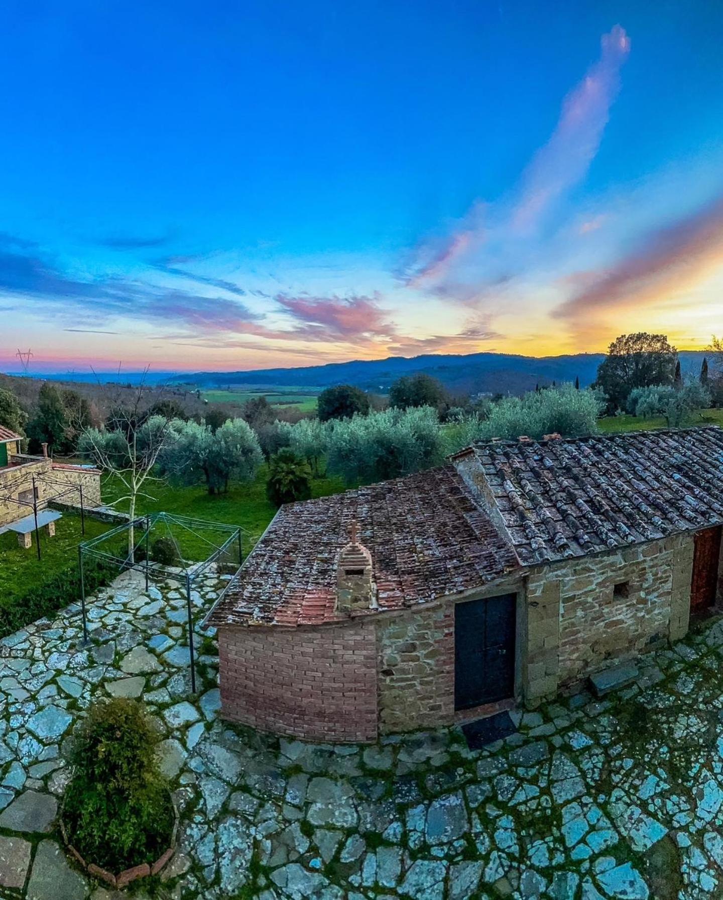 Agriturismo I Poggilunghi Чивітелла-ін-Валь-ді-К'яна Екстер'єр фото