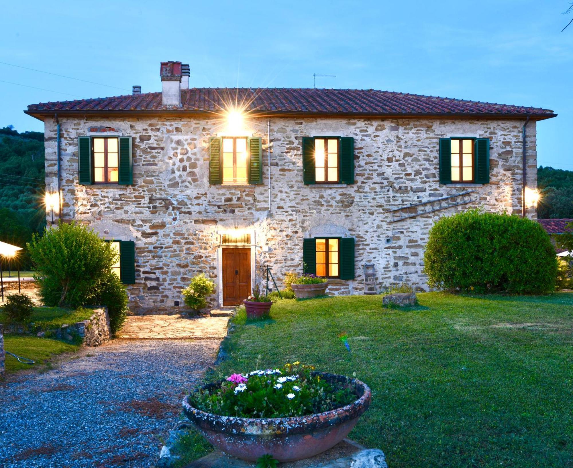 Agriturismo I Poggilunghi Чивітелла-ін-Валь-ді-К'яна Екстер'єр фото